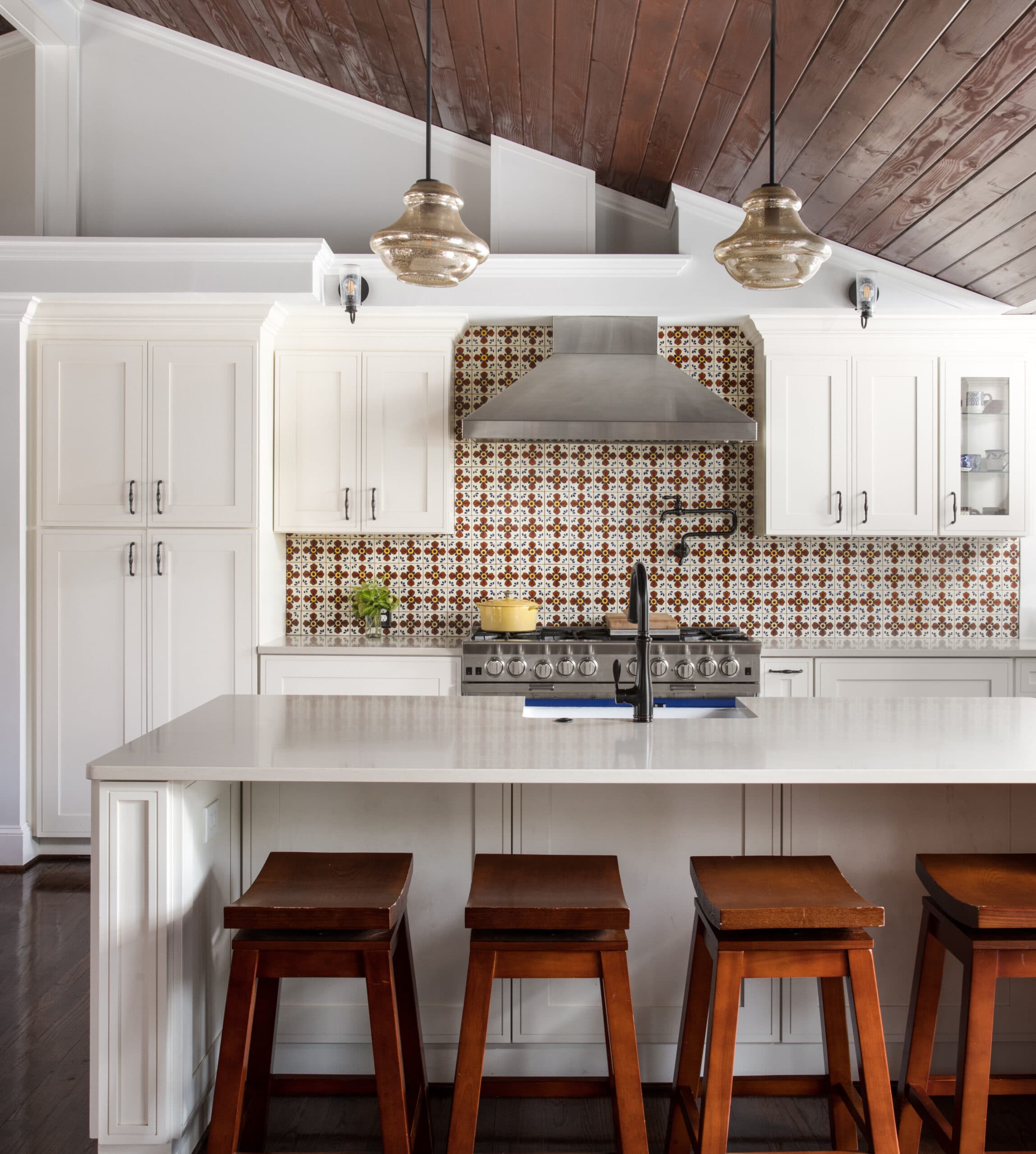 Which kitchen cabinets are timeless?